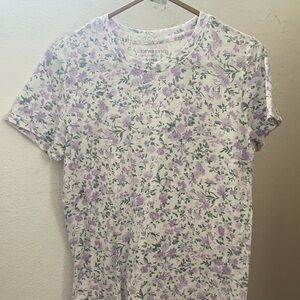 Lucky brand soft floral lavender tee Size:XS